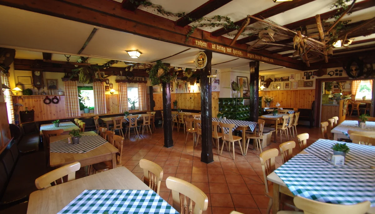 Enzianhütte, Weiherberg, Rhön, Gaststube | © Thomas Noll Enzianhütte, Weiherberg, Rhön, Gaststube | © Thomas Noll